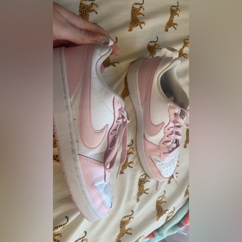 pink nikes